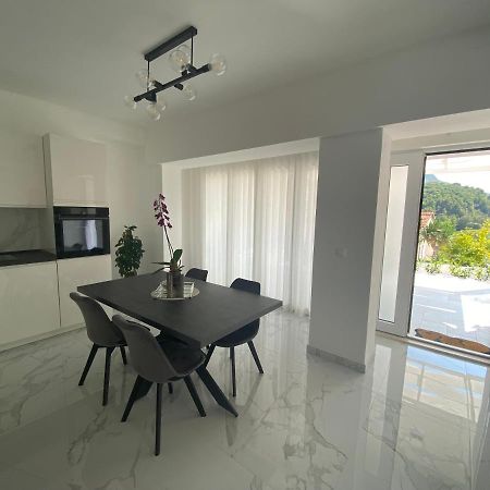Holiday House Canis จูเลียนา ภายนอก รูปภาพ