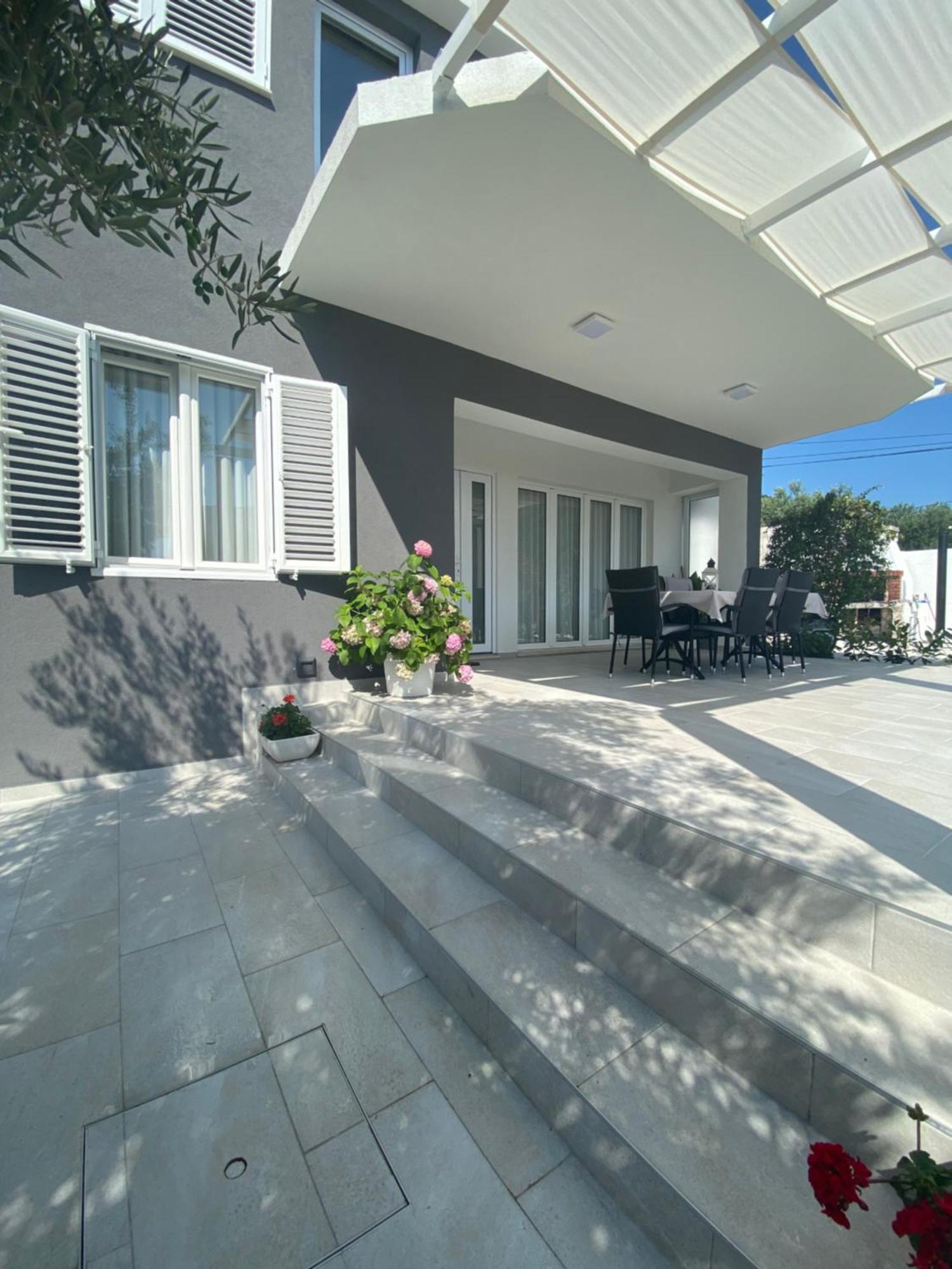 Holiday House Canis จูเลียนา ภายนอก รูปภาพ